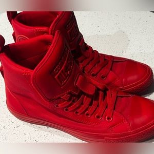 Converse chucks women’s 8.5 Rare Reds…. Only Worn a few times